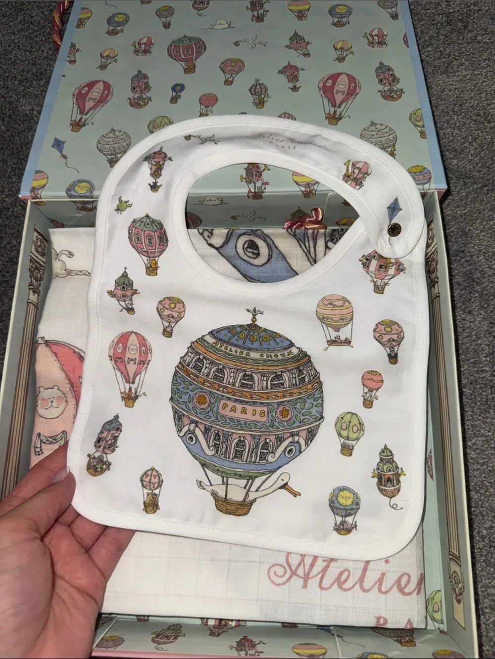 Hot Air Balloon Carré & Bib Gift Set in Pink